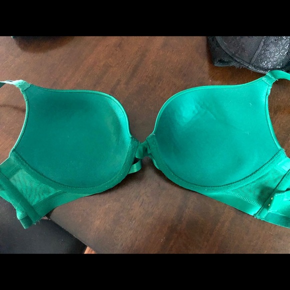 Bundle of Victoria secret bras - Picture 3 of 8